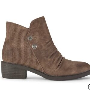 Brand new Baretraps Stevie ankle booties. Dark Taupe size 8 1/2.